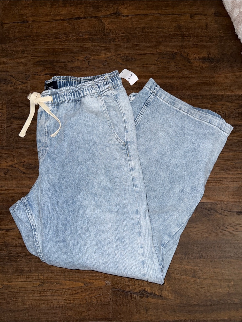 GAP High Rise Pull-On Wide Leg Jeans